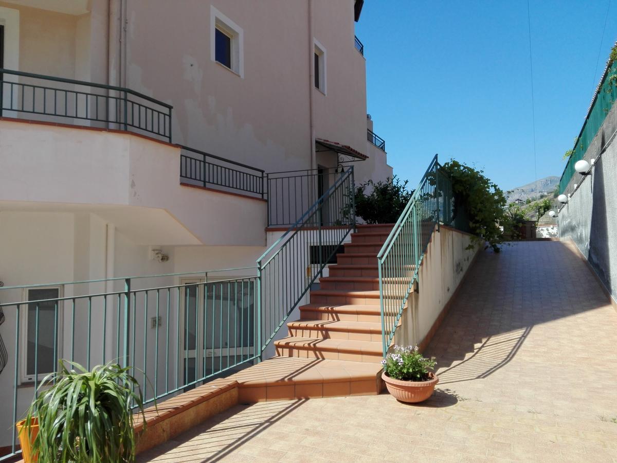 La Nave Sul Mare Di Taormina Letojanni Exterior foto